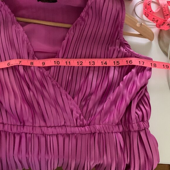 Japna Pink Satin Line Shimmery V Neck Pleated Sleeveless Tank Top Blouse Women's - Picture 5 of 6